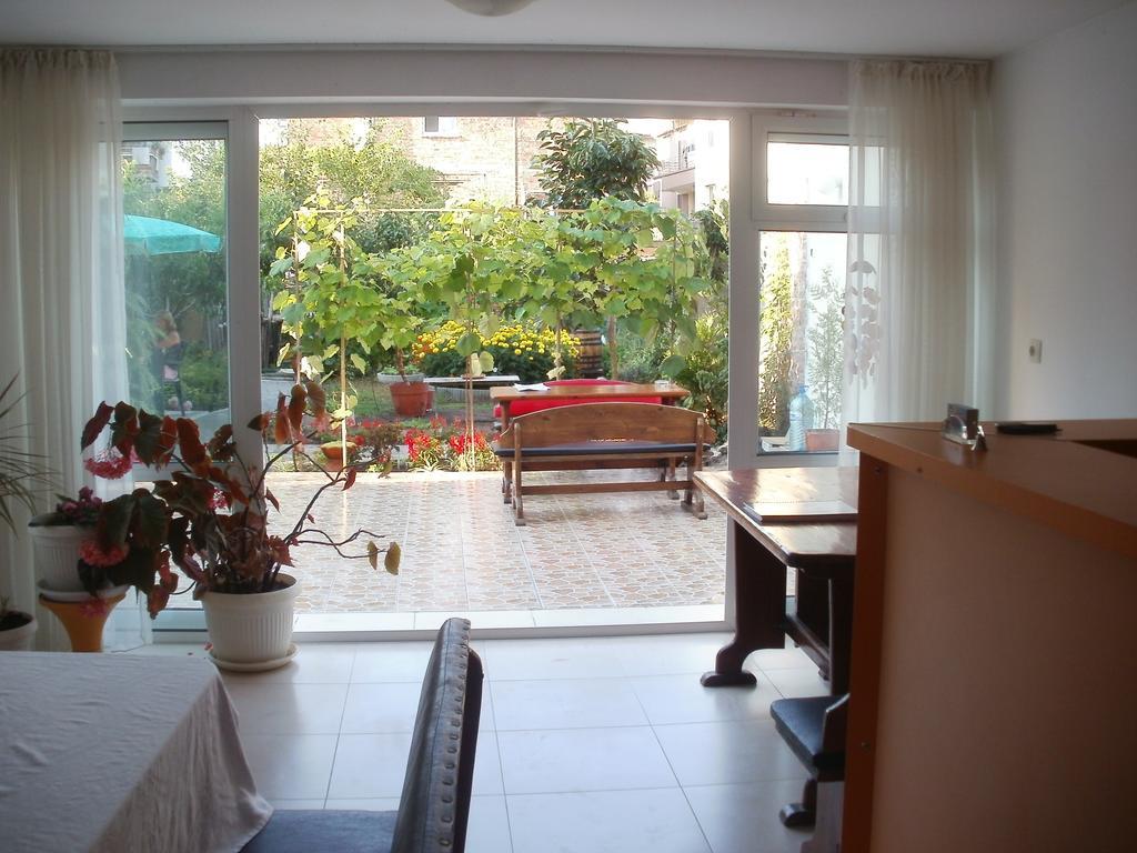 Veda Guest House Pomorie Exterior foto