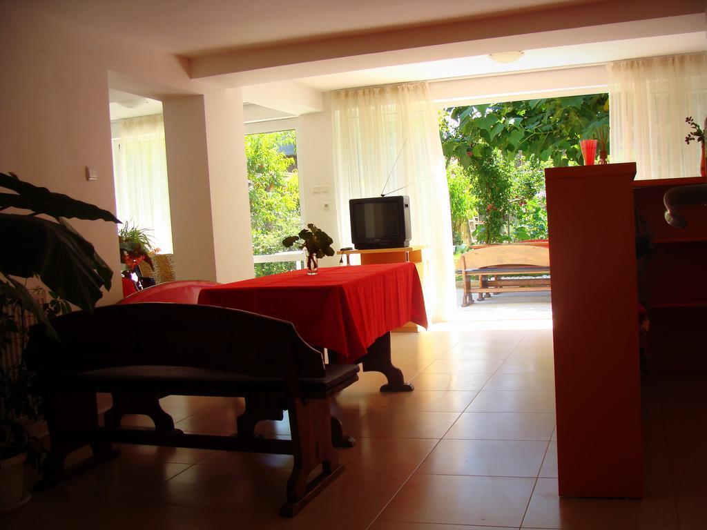 Veda Guest House Pomorie Exterior foto