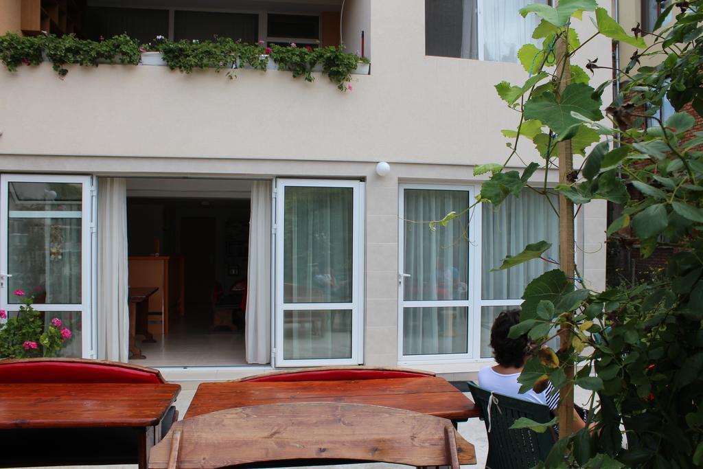 Veda Guest House Pomorie Exterior foto