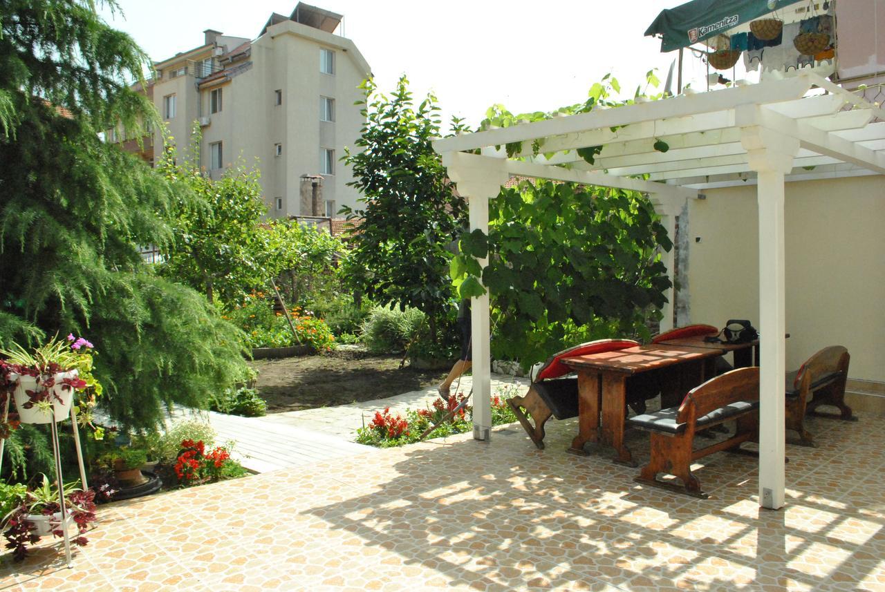 Veda Guest House Pomorie Exterior foto